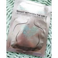 Bright Between The Girls - Instant Radiance Hydrating Décolleté Mask von Glamglow