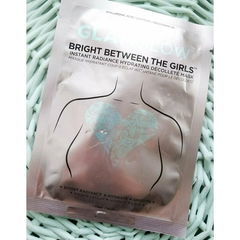 Bright Between The Girls - Instant Radiance Hydrating Décolleté Mask von Glamglow