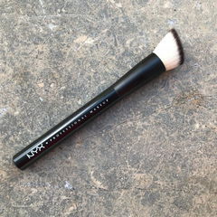 22 Custom Drop Foundation Brush