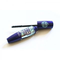 Instant Volume Boost Mascara smudge-proof & waterproof von essence