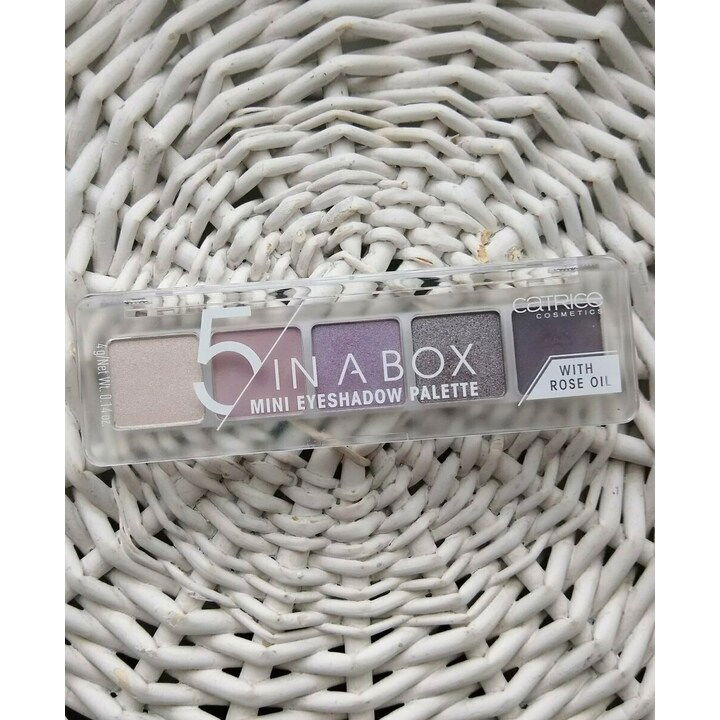 5 in a Box Mini Eyeshadow Palette von essence