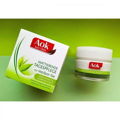 Mattierende Tagespflege mit Weißem Tee by Aok