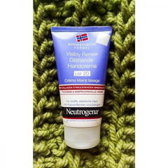 Visibly Renew - Glättende Handcreme LSF 20 von Neutrogena
