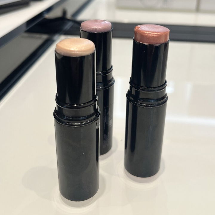 Baume Essential/ vielseitiger Pflege Highlighter Stick von Chanel