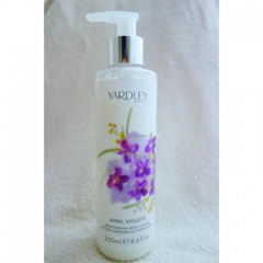 April Violets - Moisturising Body Lotion von Yardley