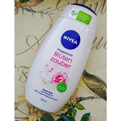 Pflegedusche - Blütenzauber von Nivea