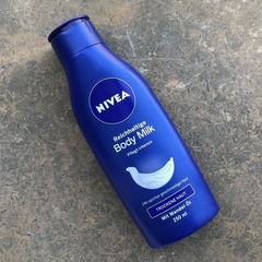 Reichhaltige Body Milk by Nivea