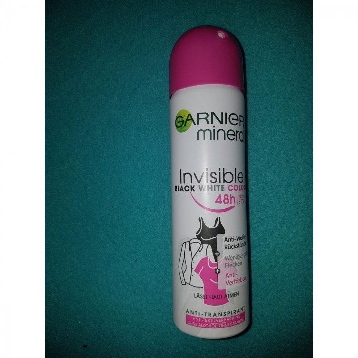 Mineral - Invisible Black White Colors Anti-Transpirant - Spray von Garnier