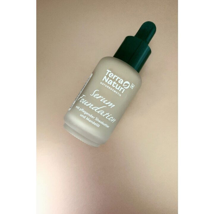 Serum Foundation von Terra Naturi