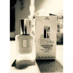 Superbalanced Makeup von Clinique