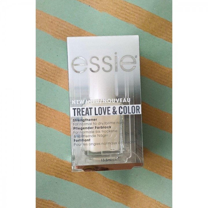 Treat Love & Color Pflegender Farblack von essie