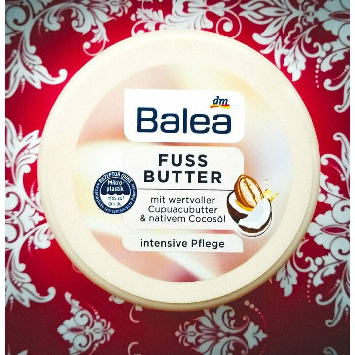 Fussbutter mit wertvoller Cupuaçubutter & nativem Cocosöl von Balea