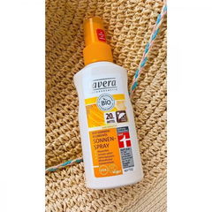 Sun Sensitiv - Bio-Sonnenblumenöl Sonnenspray LSF 20 von Lavera