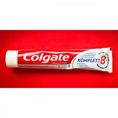 Komplett 8 Ultra Weiss von Colgate