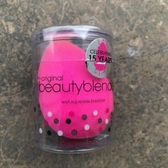 The original beautyblender by beautyblender
