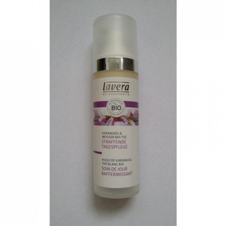 Karanjaöl & Weißer Bio-Tee - Straffende Tagespflege von Lavera