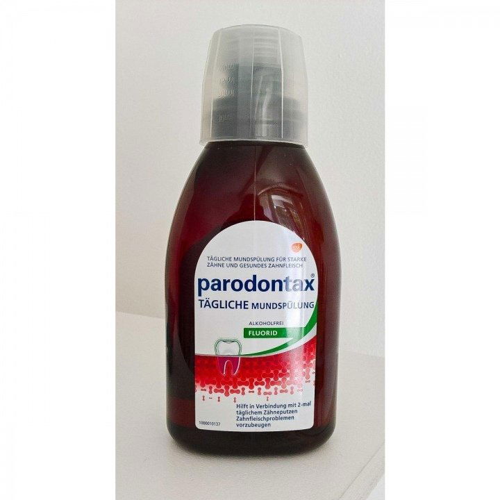 Tägliche Mundspülung von Parodontax