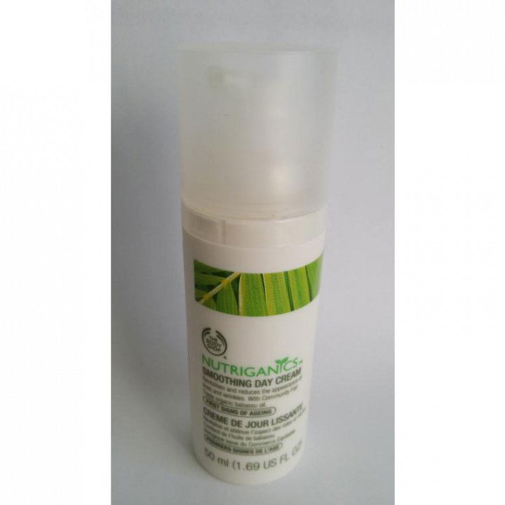 Nutriganics - Smoothing Day Cream von The Body Shop