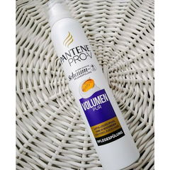 Volumen Pur - Schaum-Pflegespülung von Pantene Pro-V