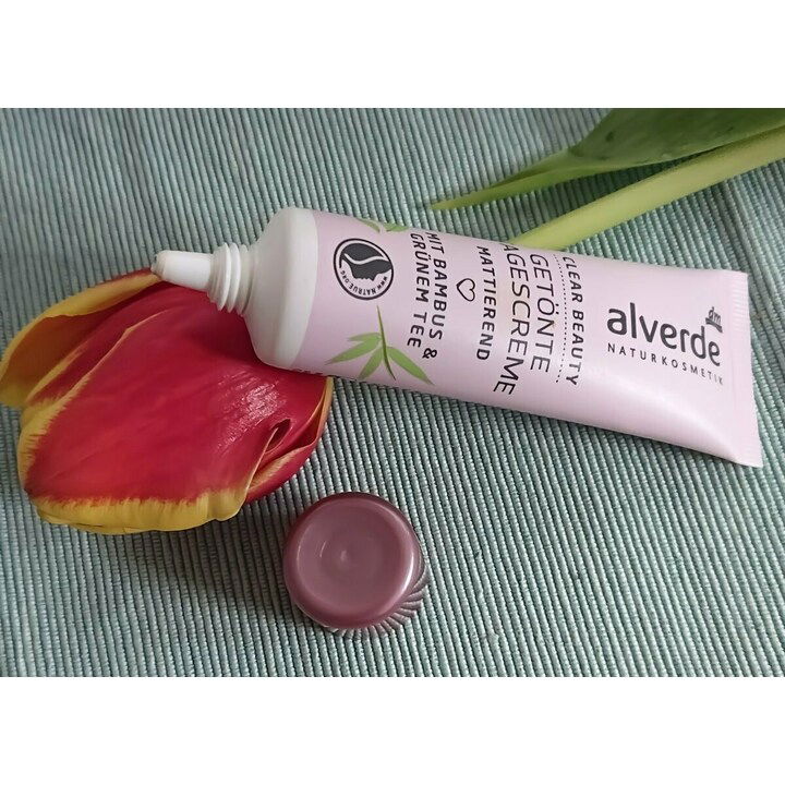 Clear Beauty - Getönte Tagescreme von alverde