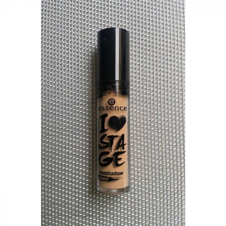 I ♥ STAGE - Eyeshadow Base von essence