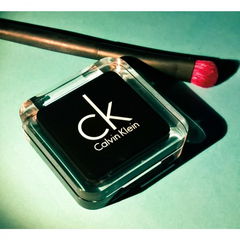 Tempting Glance Intense Eyeshadow by Calvin Klein