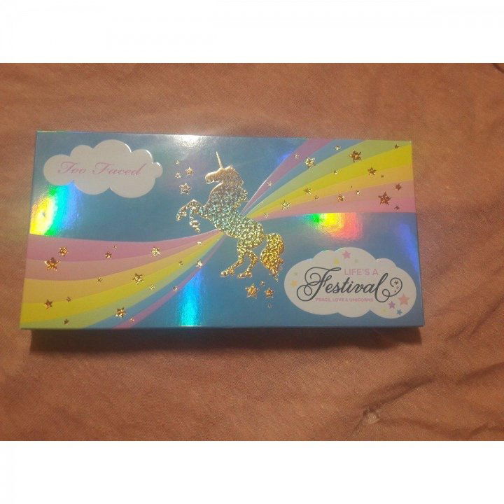 Life's a Festival - Peace, Love & Unicorns Eye Shadow Palette von Too Faced