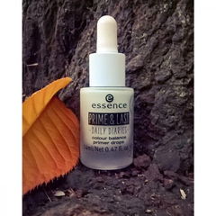 Prime & Last - Daily Diaries - Colour Balance Primer Drops von essence