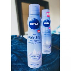 Body Mousse - Tiefenpflege Serum und Shea-Butter by Nivea