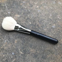 #135 Large Flat Powder Brush