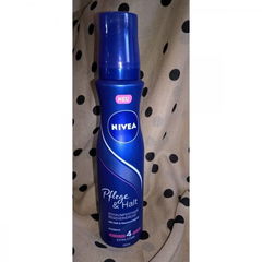 Pflege & Halt - Schaumfestiger Regenerierend von Nivea