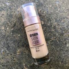 Dream Satin Liquid Make-up + Feuchtigkeitsserum LSF 13