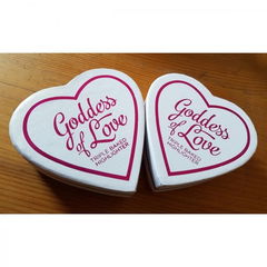 Goddess of Love Triple Baked Highlighter von I ♡ Makeup