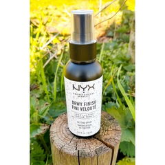 Dewy Finish Setting Spray von NYX
