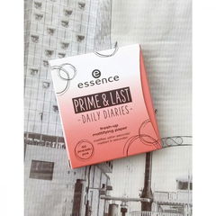 Prime & Last - Daily Diaries - Fresh-up Mattifying Paper von essence