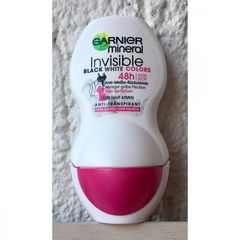 Mineral - Invisible Black White Colors Anti-Transpirant - Roll-on von Garnier