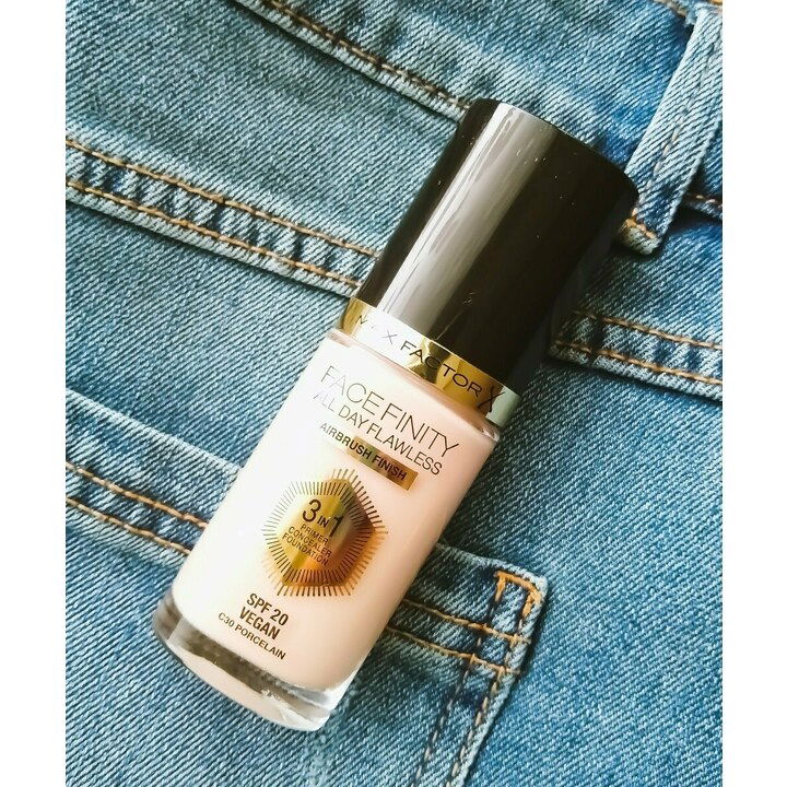 FaceFinity - All Day Flawless 3 In 1 SPF 20 von Max Factor FaceFinity - All Day Flawless 3 In 1 SPF 20 von Max Factor