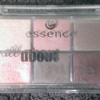 all about - Nude eyeshadow von essence