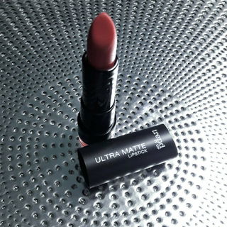 Ultra Matte Lipstick - trend IT UP