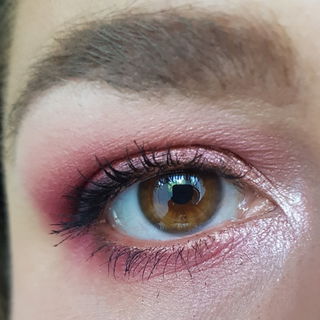 Ganz nah dran am pinken Lidschatten