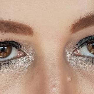 Der Petroton lässt das Silbergrau im Innenwinkel  viel weicher und wärmer wirken