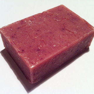 Jabón Con Cochinilla & Rosa Mosqueta von Cosmética del Atlántico