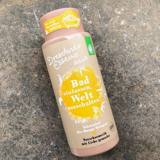 Naturell - Schaumbad Bio-Mango/Kumquat Bad einlassen, Welt ausschalten! - Dresdner Essenz