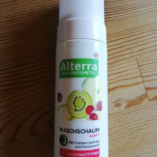Waschschaum Sanft mit Cranberryextrakt und Kiwisamenextrakt von Alterra