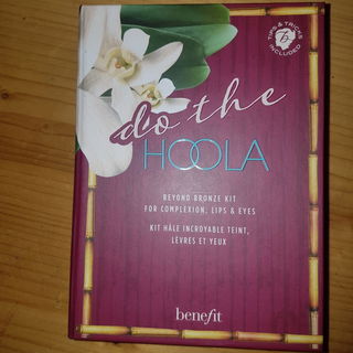 do the Hoola Beyond Bronze Kit von Benefit
