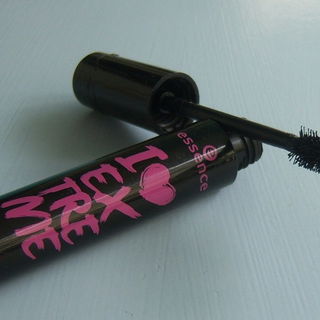 I ♥ EXTREME - Volume Mascara - essence