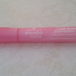 studio nails - nail polish corrector pen - essence