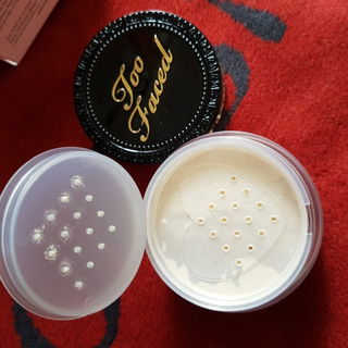 Deckel im Deckel schützt unterwegs und hält alles schön sauber- Ein Traum!