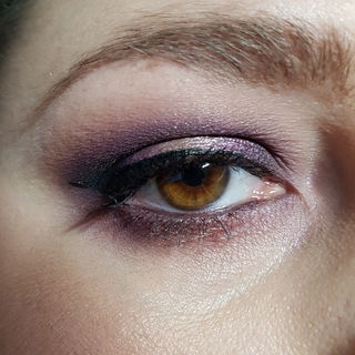 In Kombination mit Huda Amethyst Palette.