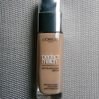 Perfect Match - Hautton-Anpassendes Make-up - L'Oréal